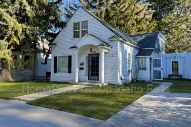 Main picture of 326 N Ridge Ave