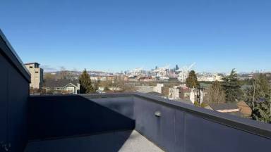 Main picture of 2854 SW Adams St