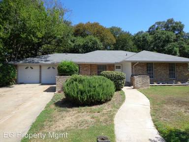 Main picture of 2406 Sheri Oak Ln