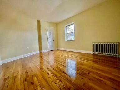 Main picture of 9 Guion St
