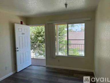 Main picture of 212 S Orange Ave