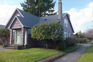Main picture of 6833 NE Glisan St