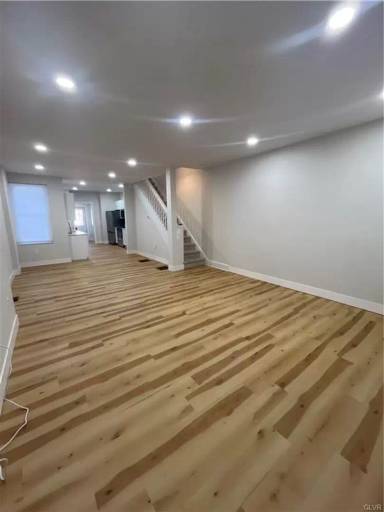 Main picture of 635 3rd Ave