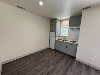 Main picture of 849 Pioneer St