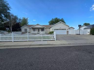 Main picture of 6864 W Caroleen Park Cir
