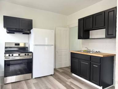 Main picture of 1701 E Ganson St