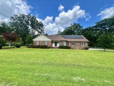 Main picture of 1002 Left Bank Dr