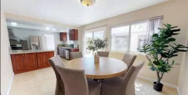 Main picture of 413 N Prospect Ave