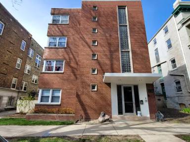 Main picture of 1026 E Lyon St