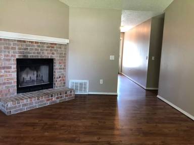 Main picture of 670 Victoria Pl