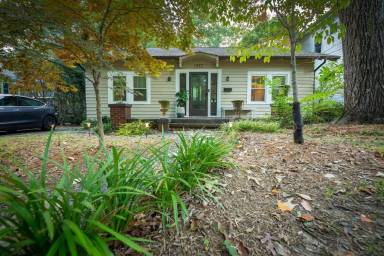 Main picture of 1927 Kenwood Ave