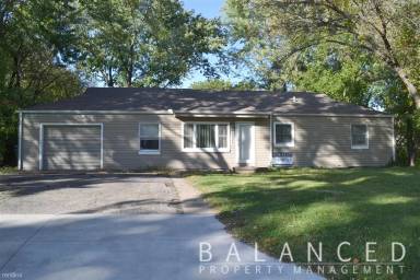 Main picture of 5526 SW 14th St