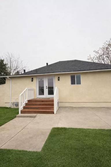 Main picture of 3106 High St
