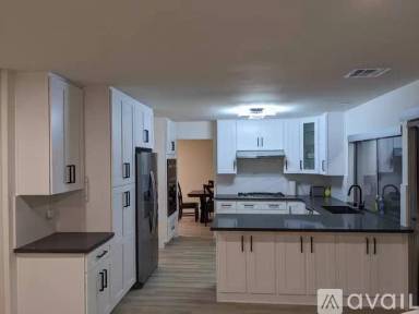 Main picture of Whaleboat Pl