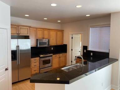 Main picture of 961 SW Vantage Point Way