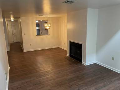 Main picture of 606 Kensington Ct