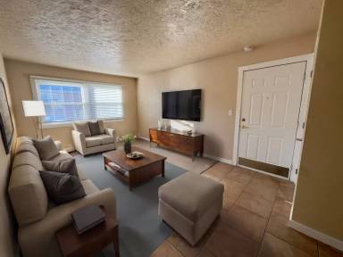 Main picture of 305 W 57th St