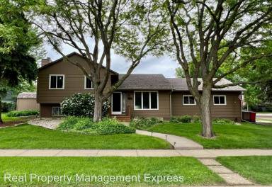 Main picture of 2904 S Pepper Ridge Ave