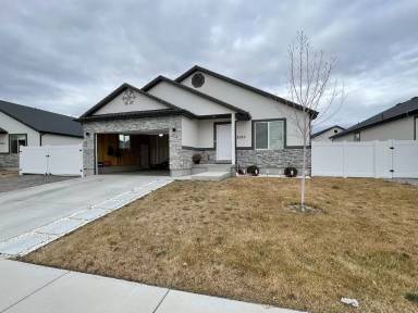 Main picture of 2323 E Weeping Willow Way