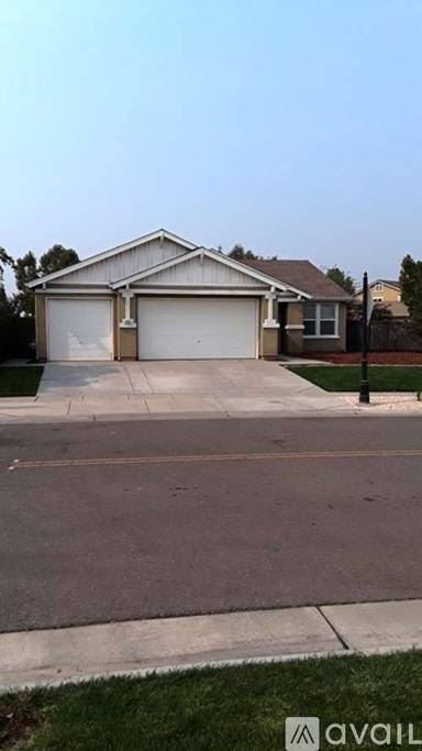 Main picture of 1452 Claridge Ct