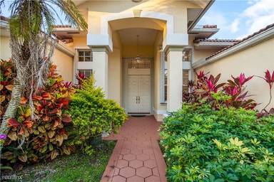 Main picture of 10943 NW 18th Pl