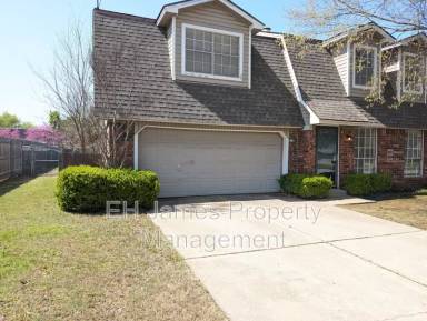 Main picture of 7128 S Darlington Ave