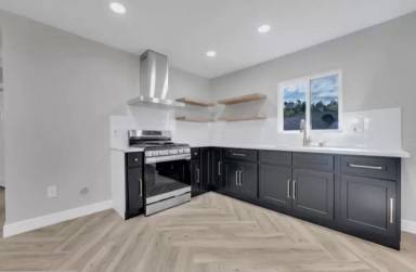 Main picture of 1223 N Avenue 45