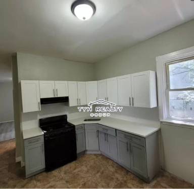 Main picture of 107 S 9th St