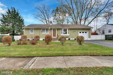 Main picture of 975 Raleigh Dr