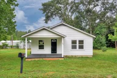 Main picture of 33 Colt Rd