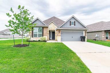 Main picture of 8207 Montclair Dr
