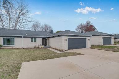 Main picture of 2113 S Duncan Rd
