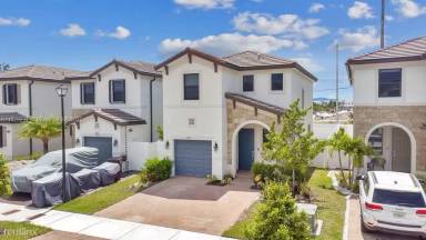 Main picture of 11036 W 35th Way