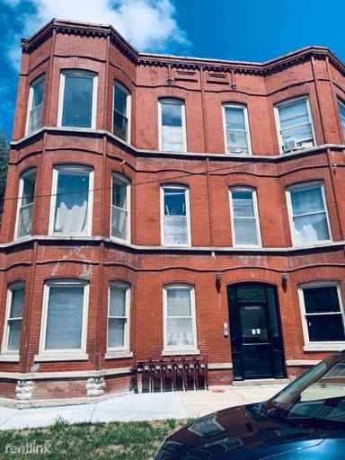 Main picture of 2946 W Lexington St