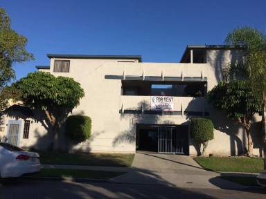 Main picture of 2250 Cedar Ave