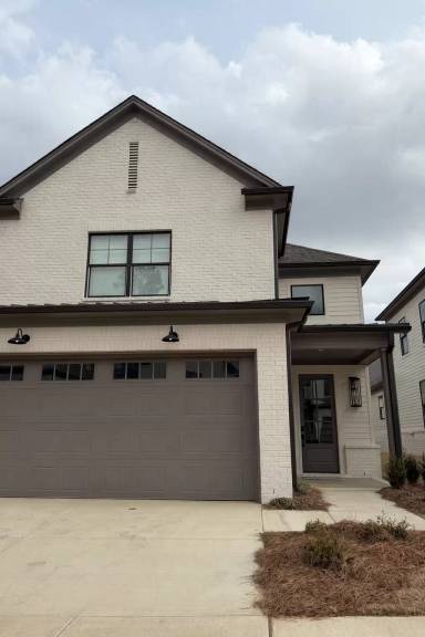 Main picture of 415 Stillwater Ln