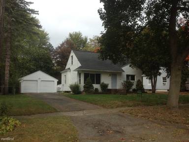 Main picture of 2418 Midday St