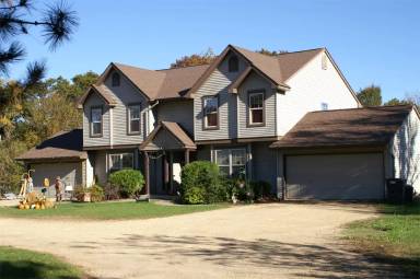 Main picture of 1921 Riverview Ln