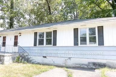 Main picture of 5603 Pinelawn Ave