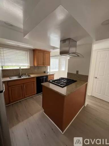 Main picture of 11911 Magnolia Blvd