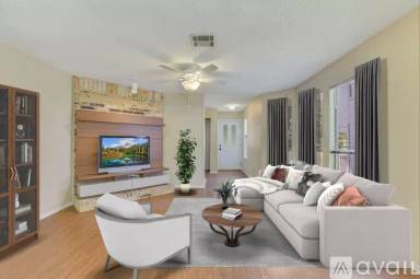 Main picture of 1704 Waterloo Trl