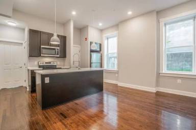 Main picture of 310 E Lanvale St