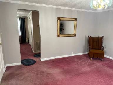 Main picture of 1114 Textile Pl