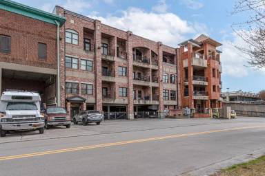 Main picture of 149 E Harper Ave