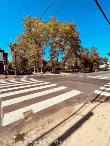 Main picture of 1701 E Moyamensing Ave