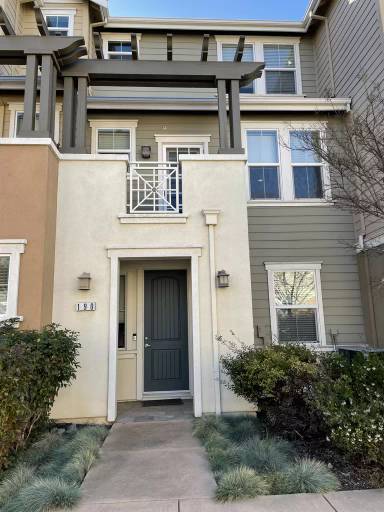 Main picture of 190 Huntington Ln