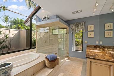 Main picture of 10005 SW 25th St