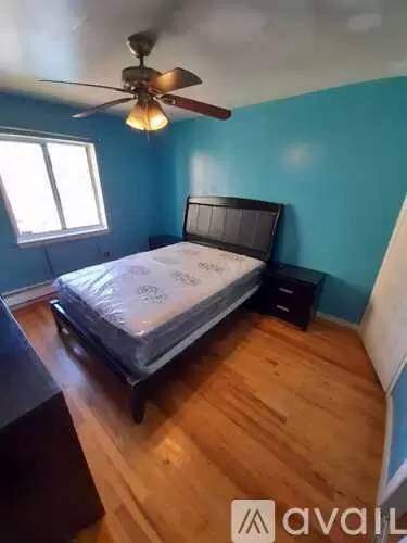 Main picture of 803 E 213th St