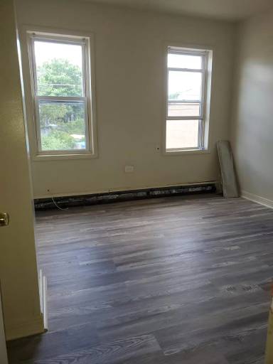 Main picture of 1842 Hart Ln