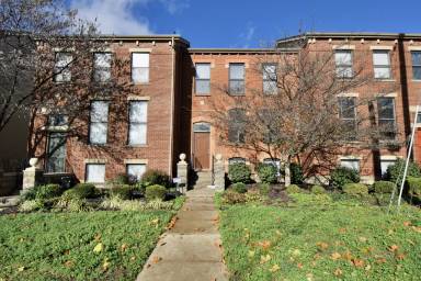 Main picture of 520 W Court St